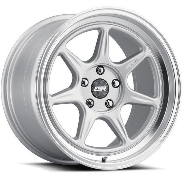 ESR CR7 HYPER SILVER/MACHINE LIP 18x8.5 +30 5x114.3 72.6