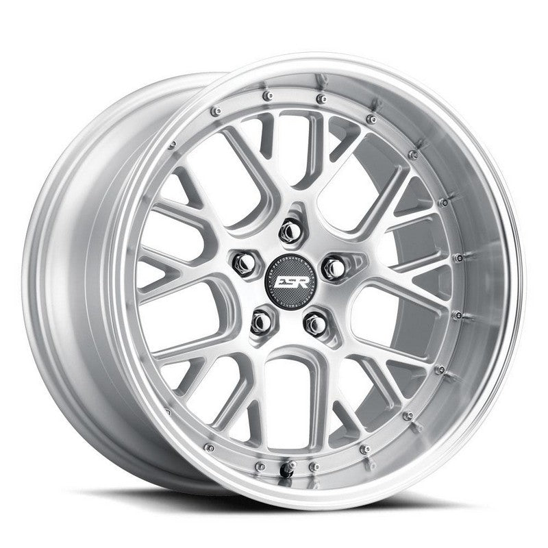 ESR CS11 HYPER SILVER/MACHINE LIP 18x8.5 +30 5X112 66.6
